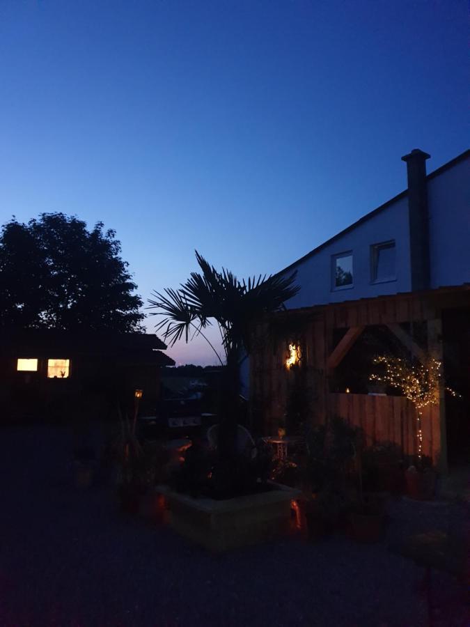 Chrom Ranch Reiterhof Bed & Breakfast เมมมิงเงน ภายนอก รูปภาพ